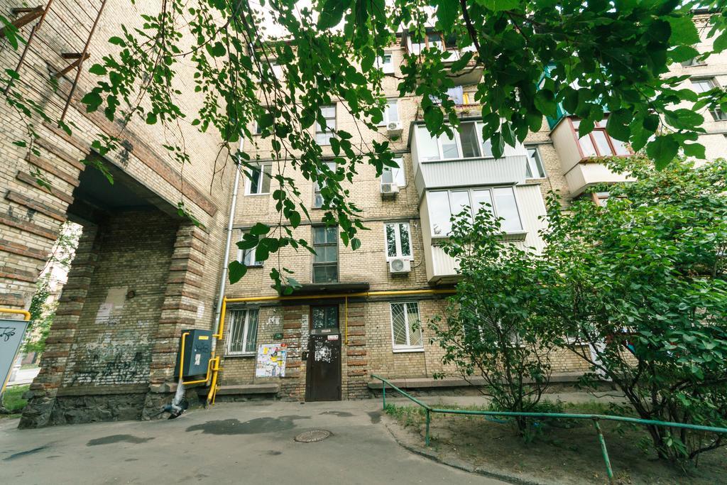 Apartment On Hryhoriia Chuprynky Kiev Eksteriør billede