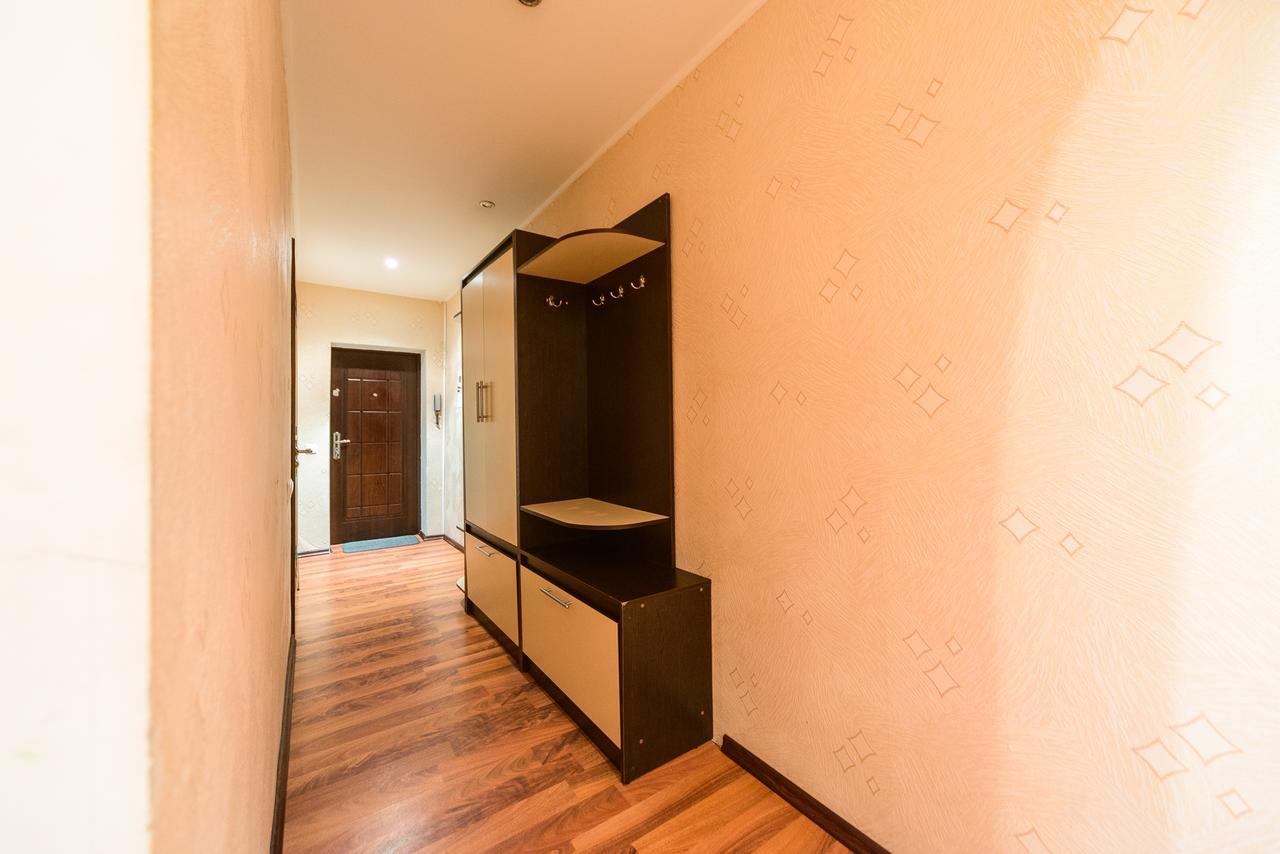 Apartment On Hryhoriia Chuprynky Kiev Eksteriør billede
